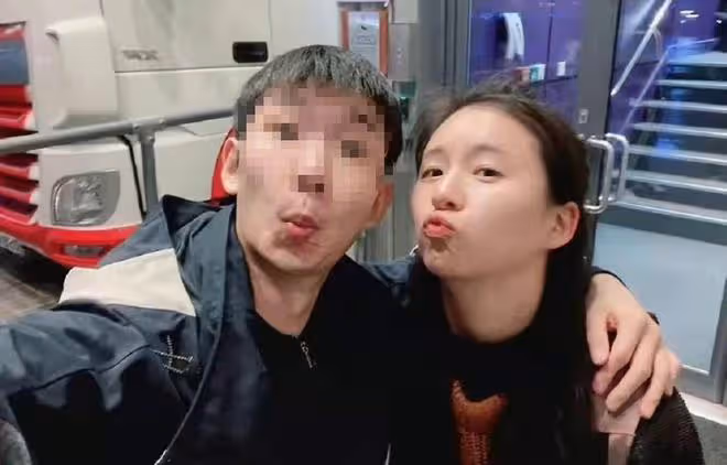 小彩旗終於回國!時隔2年多期盼已久,曾在英國放飛自我引擔憂