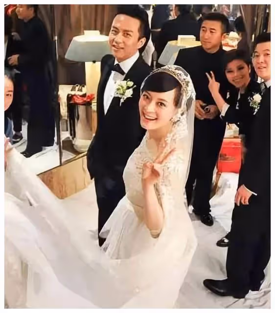 孫儷曬照慶12周年結婚紀念日,一家四口下地干農活,感恩遇見鄧超