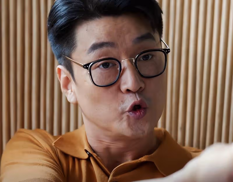 《張衛國》黃磊和劉奕君都是大腕了,而這個配角也是一位老牌男神