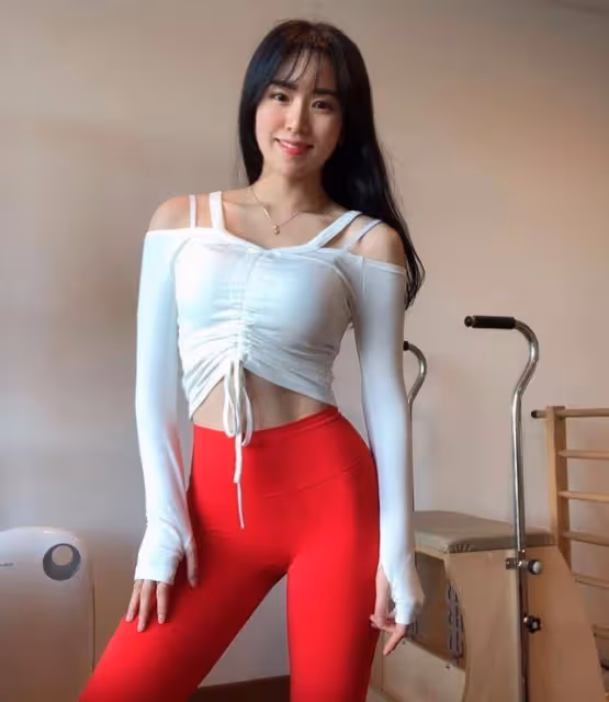 腰身曼妙優雅甜，夢中情人的身材不過如此？這樣的教練你喜歡嗎