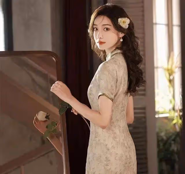 美麗和優雅往往是最初的意識，曼妙精緻之後，時間沉澱下來的美！