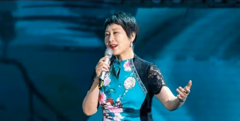 張凱麗61歲了還是那麼溫柔!趙雅芝變帥哥了,穿旗袍身材還是凹凸不平