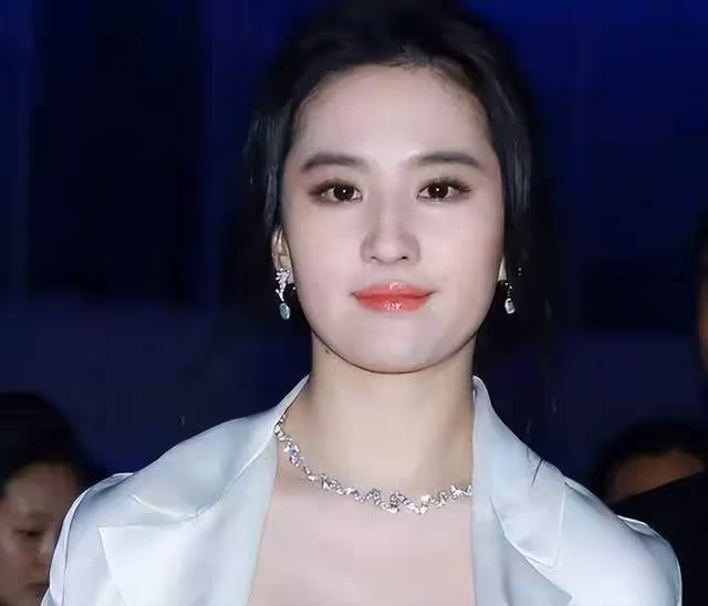 劉亦菲問無吳倩:《浪姐4》退賽後最大收穫是什麼?吳倩回復顯情商