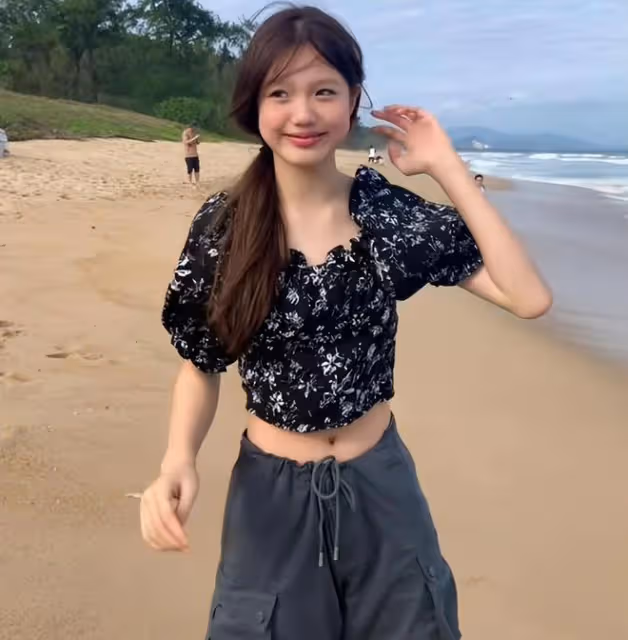 鍾麗緹14歲女兒曬近照,染髮化濃妝打扮成熟,臉和脖子兩個色