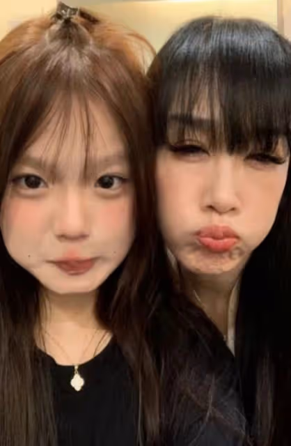 鍾麗緹14歲女兒曬近照,染髮化濃妝打扮成熟,臉和脖子兩個色