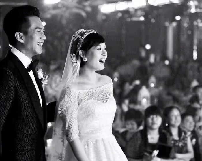 孫儷曬全家福慶祝結婚12周年,自曝帶娃是為修復童年,曾抗拒婚姻