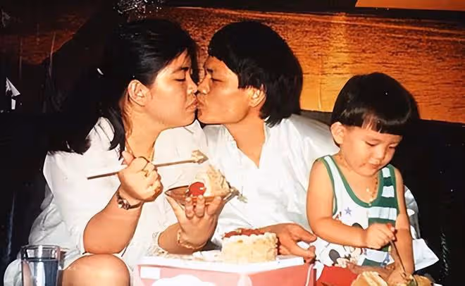 知名港星與前妻和解!離婚24年後澄清女方沒卷錢跑,一家開心團聚