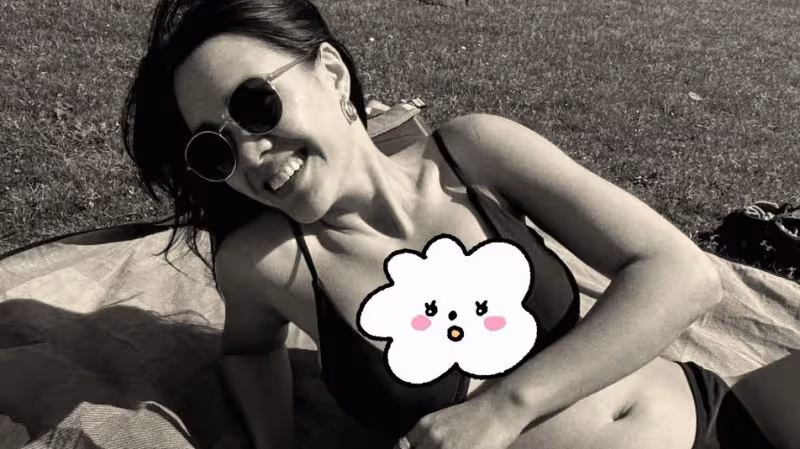 鍾麗緹長女穿比基尼秀豐滿身材，寫真小腹圓滾滾，滿臉雀斑不p圖
