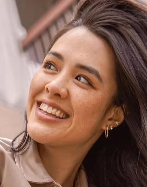 鍾麗緹長女穿比基尼秀豐滿身材，寫真小腹圓滾滾，滿臉雀斑不p圖