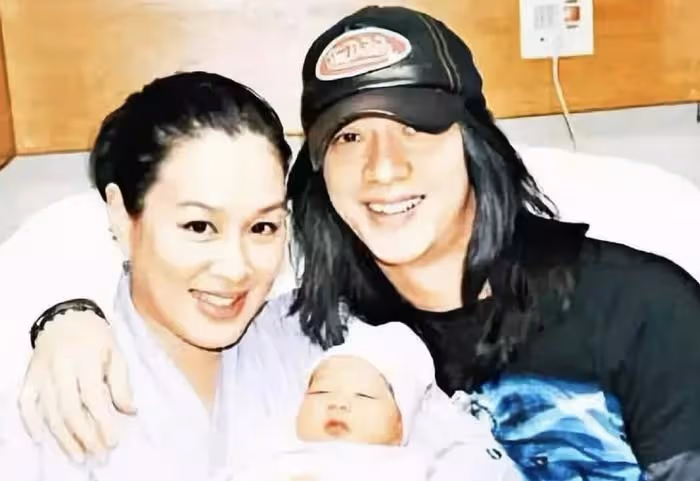 鍾麗緹長女穿比基尼秀豐滿身材,寫真小腹圓滾滾,滿臉雀斑不p圖