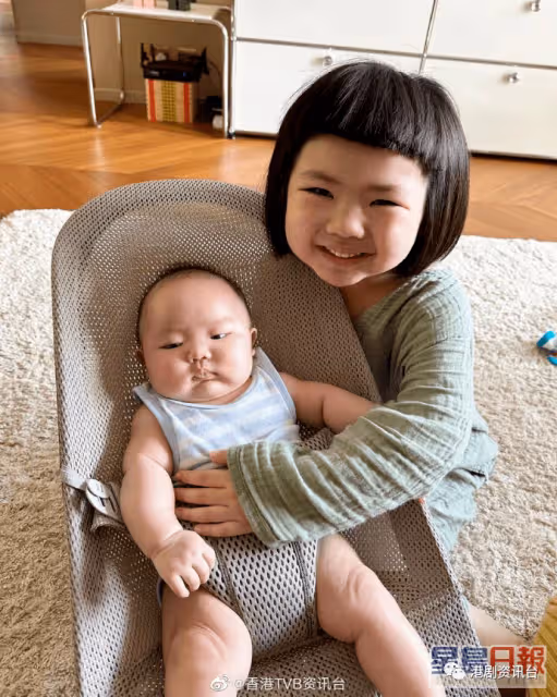 Lucy濃妝紅唇現身細妹Sucy百日宴!壓軸跳開花舞颱風強勁