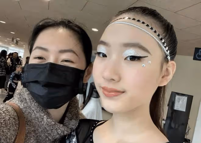 小S長女韓國舞蹈大賽曝光，動作不齊未卡點，網友：這也能拿冠軍
