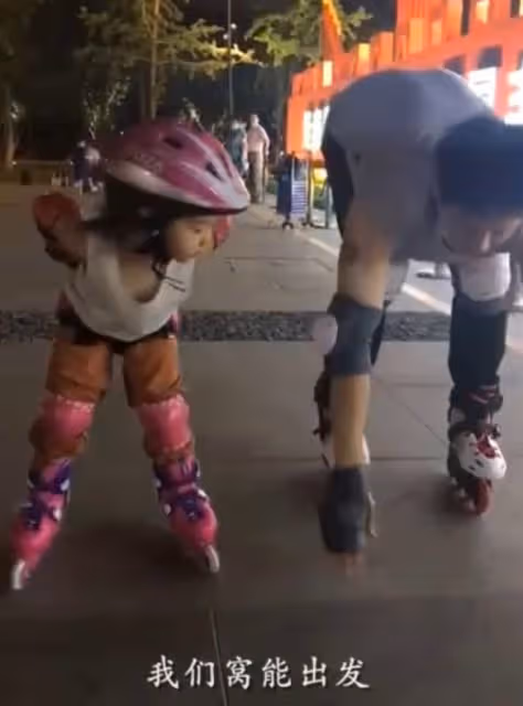 董璇慶祝女兒滿7歲,前夫高雲翔罕出鏡,陪小酒窩賣萌玩耍好有愛
