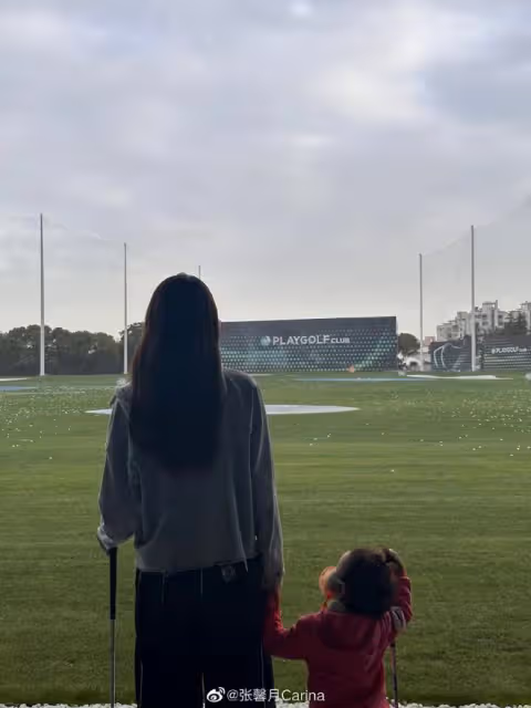 林峯愛女反覆發燒四天，張馨月熬夜照顧女兒，曬格格發燒照好心疼