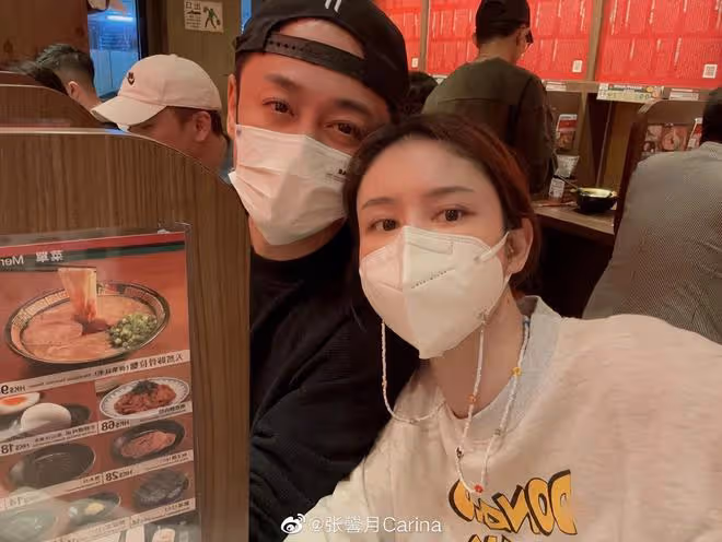 林峯愛女反覆發燒四天,張馨月熬夜照顧女兒,曬格格發燒照好心疼