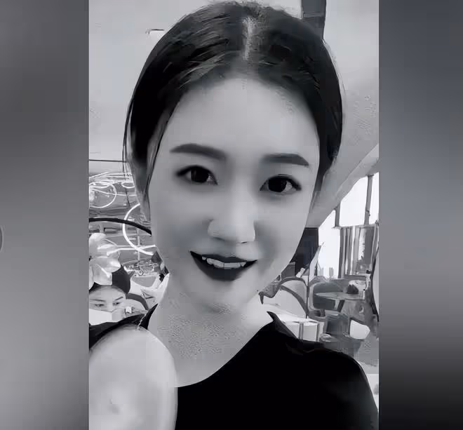 學生被撞死媽媽跳樓後續:家屬為母子舉辦葬禮,學校門口擺滿鮮花