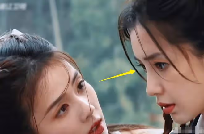 白鹿Angelababy不和風波升級，恩怨越扒越多，連於正都出手了！