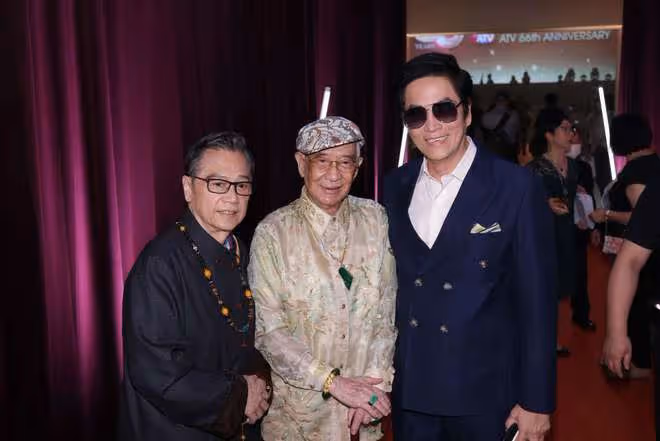 61歲亞視一哥享受單身,自誇年年18歲!前任曾華倩批其大男子主義
