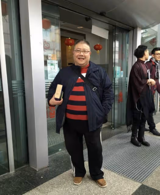 TVB老戲骨現身亞視周年台慶!曝與女友將完婚,兩人相差三十幾歲
