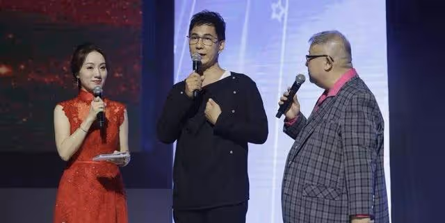 TVB老戲骨現身亞視周年台慶!曝與女友將完婚,兩人相差三十幾歲