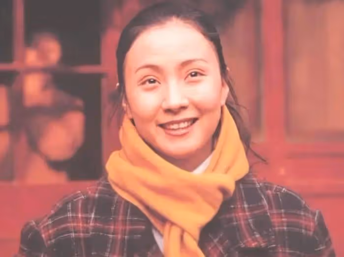 網友曝光陶虹現身英國,神態憔悴手部淤青,細節透露疑和徐崢離婚