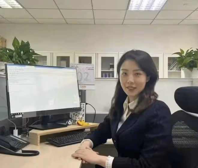 名企領導與下屬牽手逛街被拍!女方身份被扒不簡單,官方火速回應