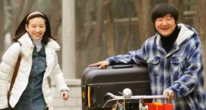 董潔首談離婚風波疑賣慘,潘粵明前經紀人發飆怒懟,現已發文回應