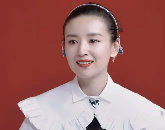 董潔稱從未埋怨過潘粵明,評論區遭到翻車,與王大治過往又被提起