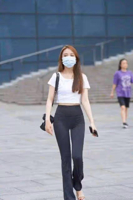 時尚褲追求剪裁得當,突出高級時尚感,打造曼妙動人身形
