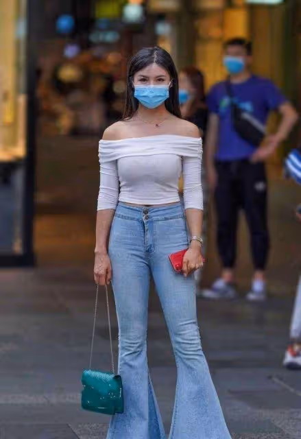 時尚褲追求剪裁得當,突出高級時尚感,打造曼妙動人身形