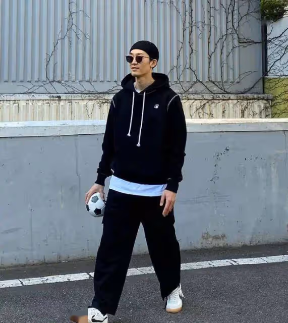 春季毛衣如何穿出牛逼感？這條褲子是首選