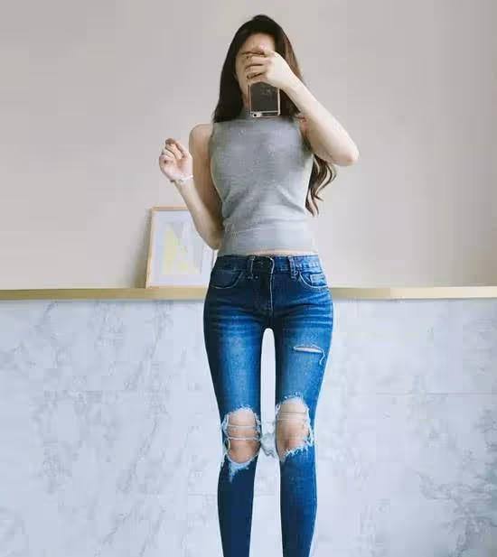 女神高階穿搭「氣質爆棚」牛仔褲，凸顯曼妙線條，賺足回頭率！