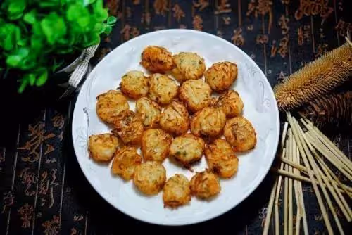 炸蘿蔔丸子放些剩米飯,簡直好吃炸了
