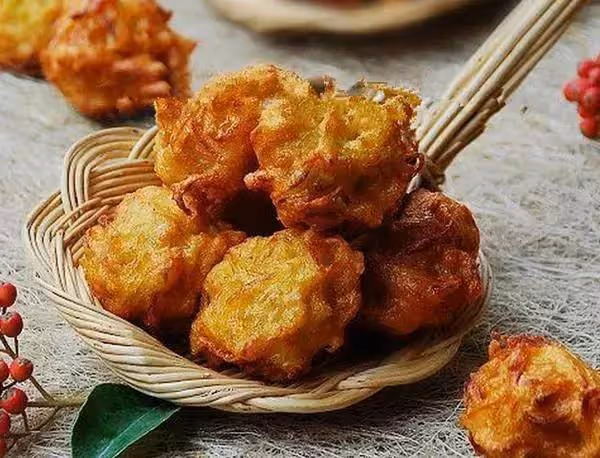 炸蘿蔔丸子放些剩米飯,簡直好吃炸了