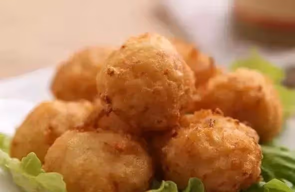 炸蘿蔔丸子放些剩米飯,簡直好吃炸了