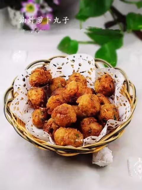 炸蘿蔔丸子放些剩米飯,簡直好吃炸了