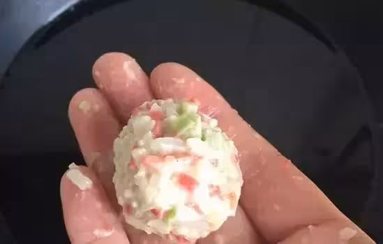 炸蘿蔔丸子放些剩米飯，簡直好吃炸了