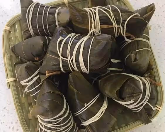 蛋黃鮮肉粽在家也能包,軟糯鮮香,咸而不膩,老婆最愛這一口!