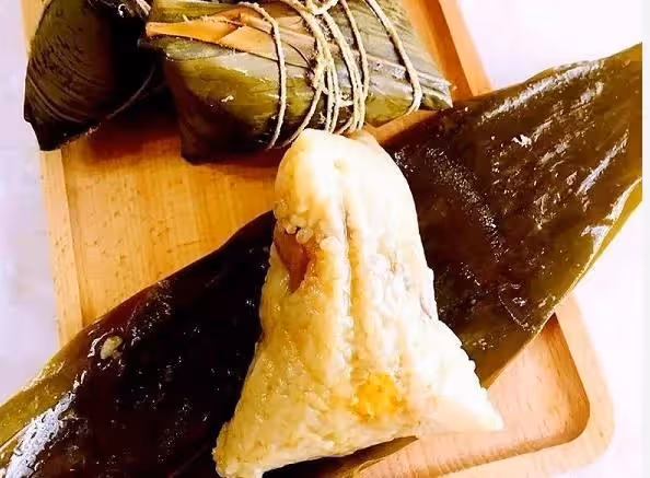 蛋黃鮮肉粽在家也能包,軟糯鮮香,咸而不膩,老婆最愛這一口!