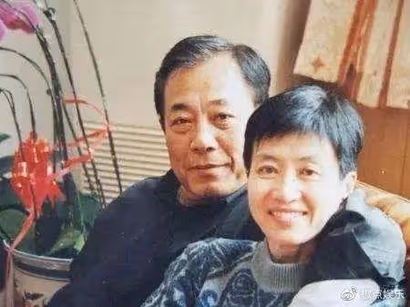 結婚44年零緋聞,為妻息影12年甘當家庭煮夫,61歲才被孫紅雷帶火