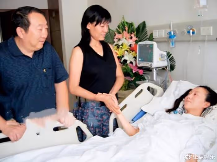 事實證明,那個讓張藝謀愧疚一生的女人,已經走上了另一條大道