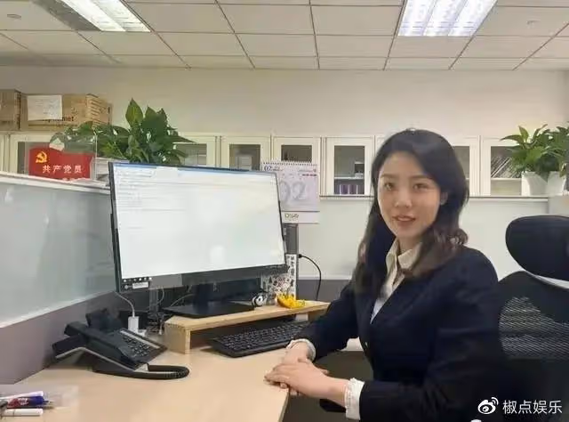董小姐更多艷照流出,95後白富美,十萬零花錢,難怪胡總會喜歡