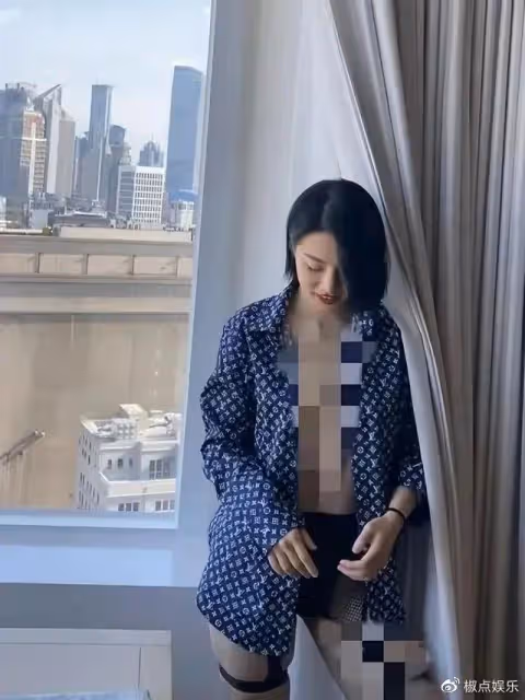 董小姐更多艷照流出,95後白富美,十萬零花錢,難怪胡總會喜歡