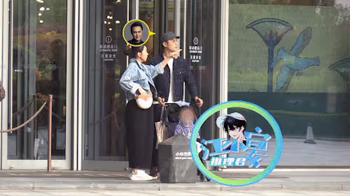 明道一家三口逛街被拍，老婆7個月孕肚超大，3歲兒子帥氣像爸爸