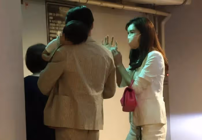 林志玲一家三口同框首曝光，1歲混血兒子帥氣可愛，婆媳相處融洽