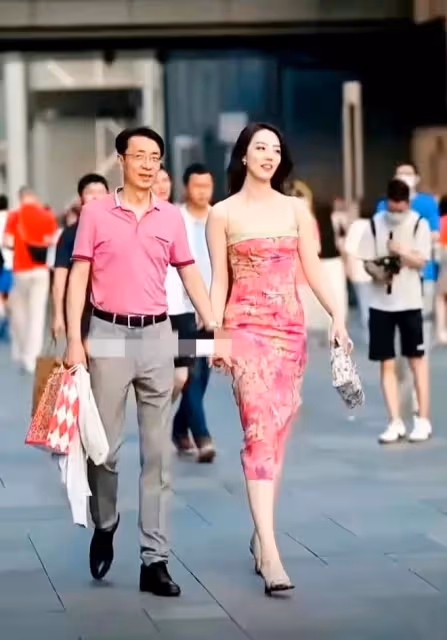 胡總情人問題很嚴重,各種違規情況被曝光,幾大疑點說明她不簡單