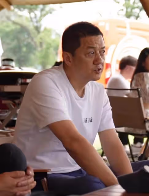 李亞鵬發視頻表示:創辦電動車品牌明年上市,5年時間共投資8個億