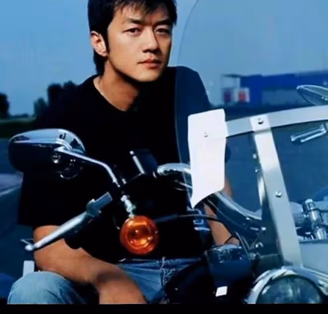 李亞鵬發視頻表示:創辦電動車品牌明年上市,5年時間共投資8個億