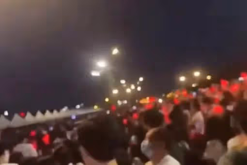 五月天惹眾怒!邀華晨宇出席演唱會,退票潮湧現,現場一度失控!