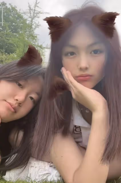 李湘為13歲女兒慶兒童節，王詩齡變瘦變美淑女范足，笑起來像媽媽